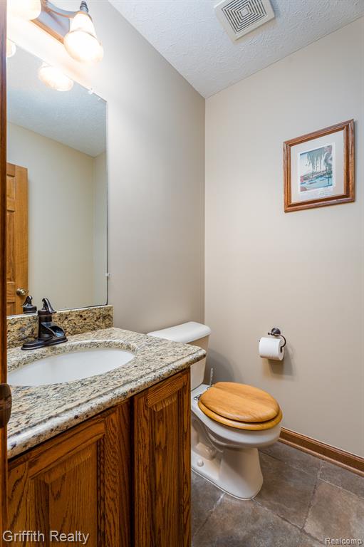 8123 Baypointe Drive, Brighton, MI 48114 — Photo 19
