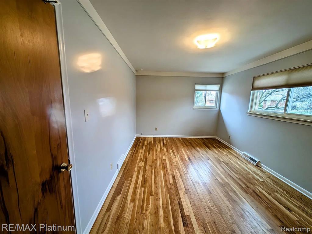 7725 Berwick Drive, Westland, MI — Photo 18