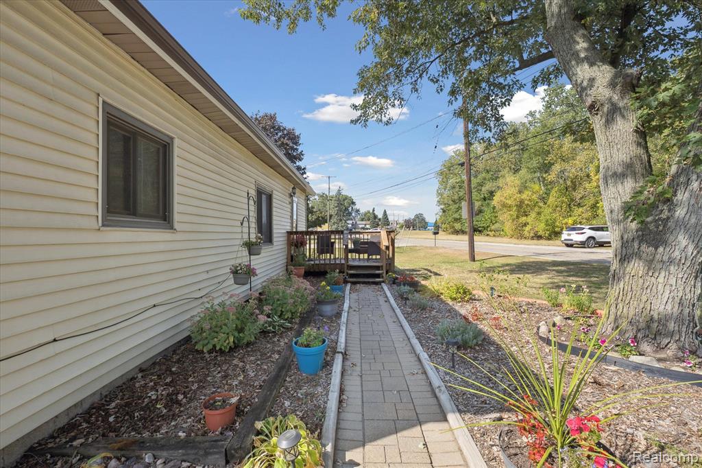 7474 River Vista Street, Utica, MI 48317 — Photo 35