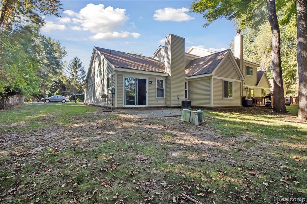 6541 Pembrook Drive, Westland, MI — Photo 17