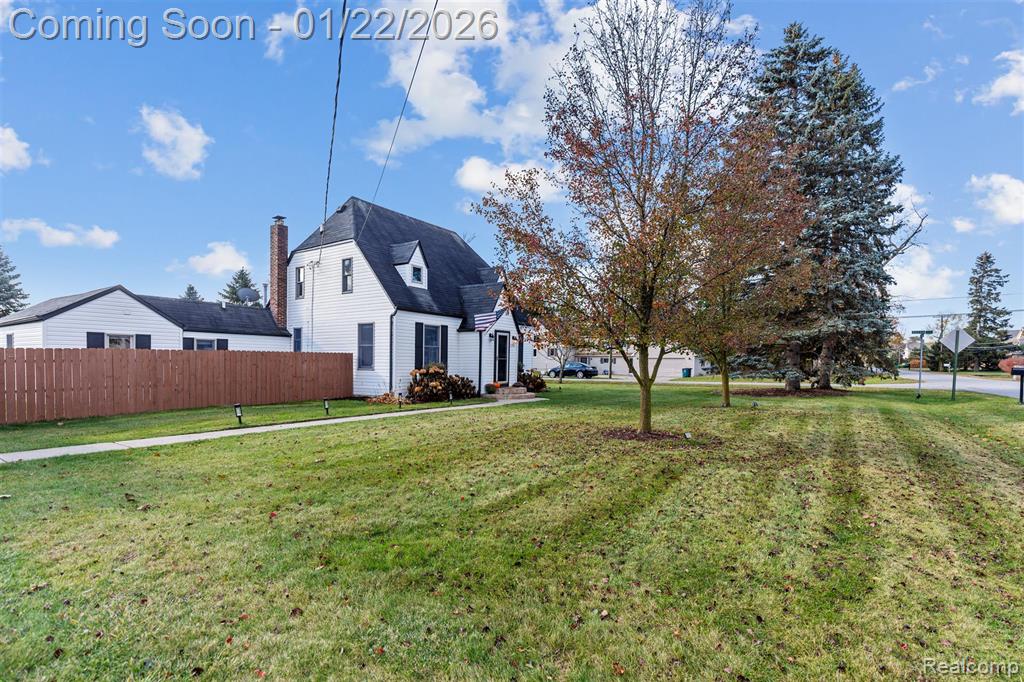 6740 Barabeau Drive, Troy, MI 48085 — Photo 33