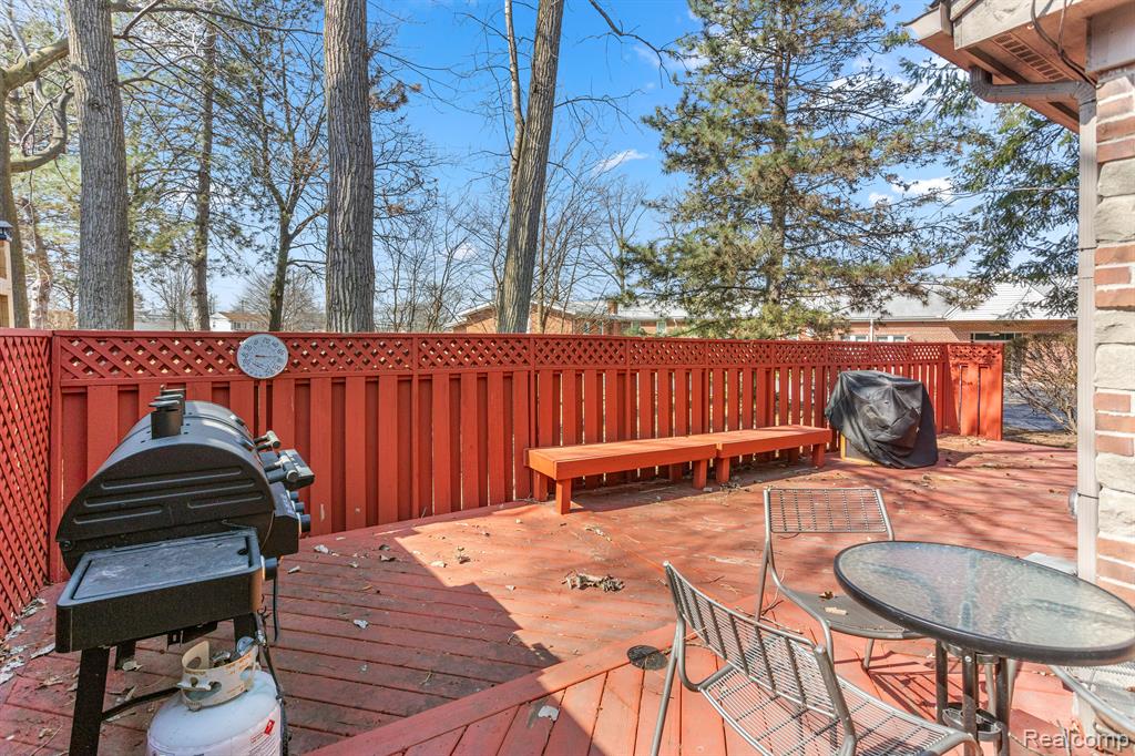 812 N BEECH DALY Road, Dearborn Heights, MI 48127 — Photo 32
