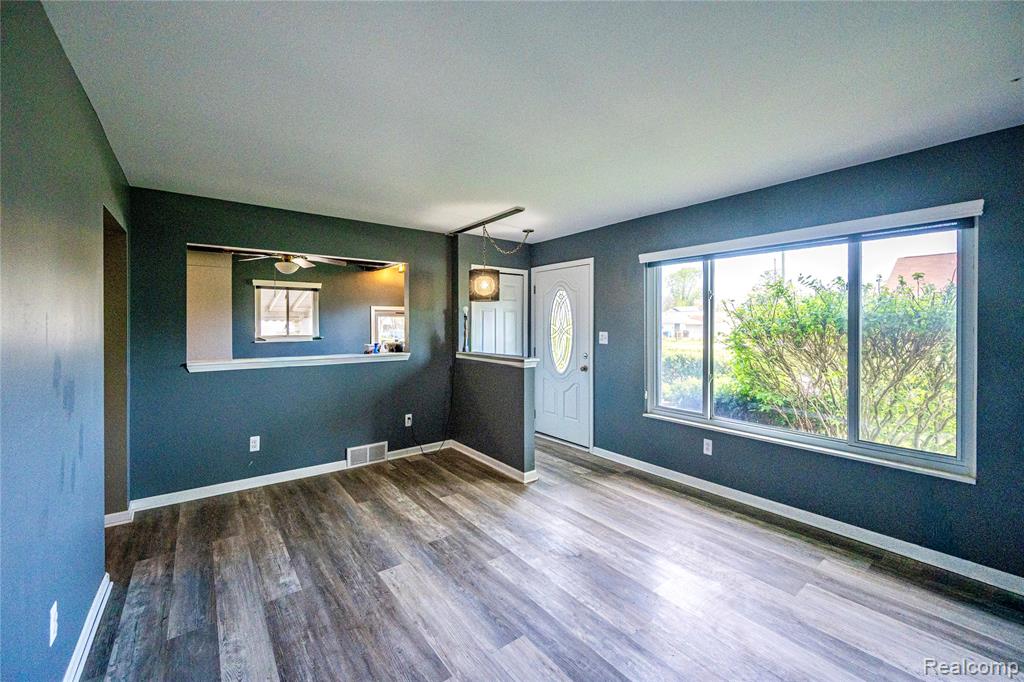 26155 Groveland Street, Madison Heights, MI 48071 — Photo 3