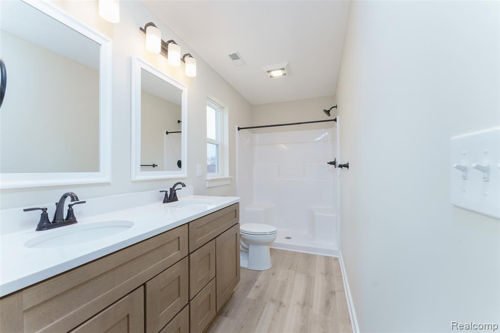 539 Wildwood Drive, Owosso, MI 48867 — Photo 21