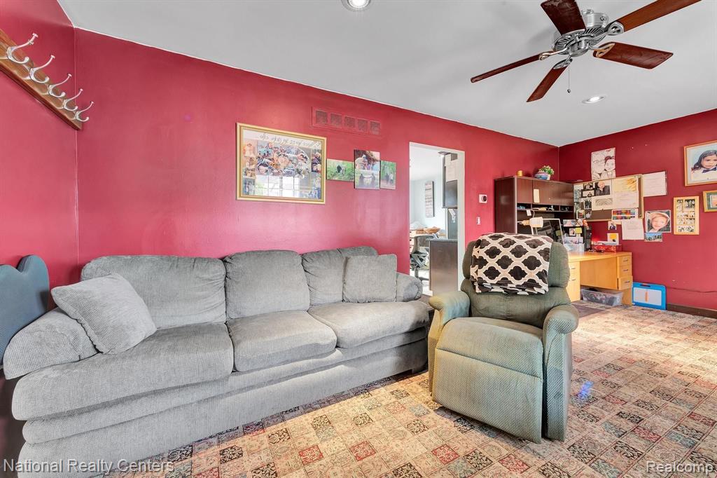 5450 Pocono Street, West Bloomfield, MI 48323 — Photo 30
