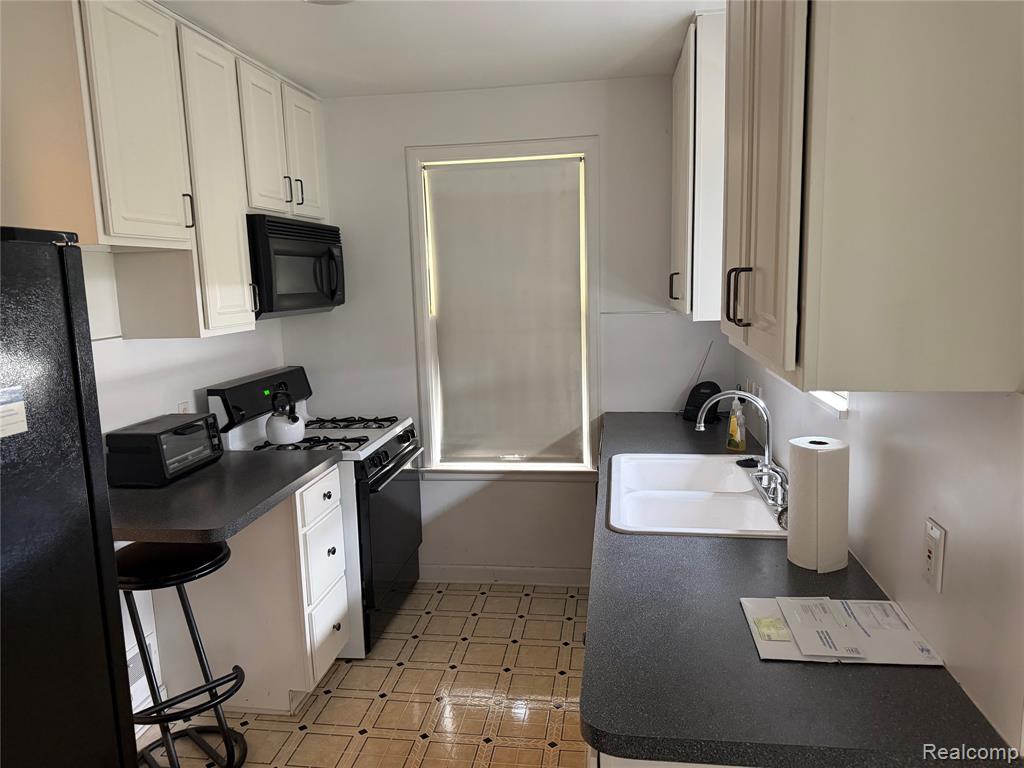 16001 Collingham Drive, Detroit, MI 48205 — Photo 9