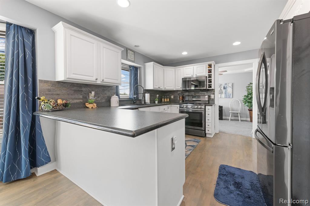 24909 Foxmoor Boulevard, Trenton, MI 48183 — Photo 19