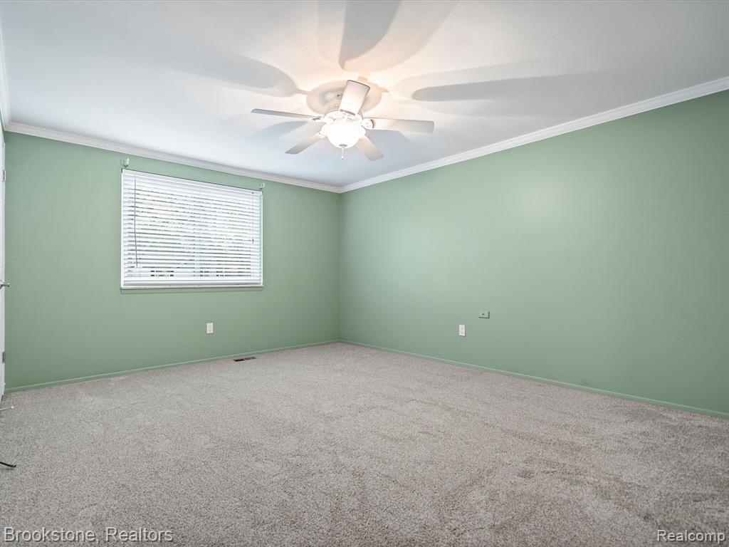 5628 PATTERSON Drive, Troy, MI 48085 — Photo 24