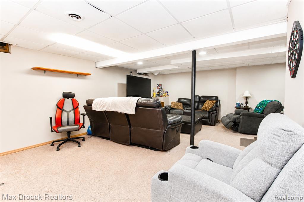 8952 Cynthia Court, Commerce Twp, MI 48382 — Photo 40