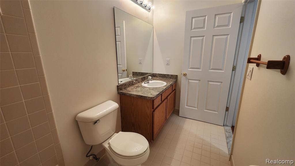 40201 RIVERBEND Drive, Sterling Heights, MI 48310 — Photo 19