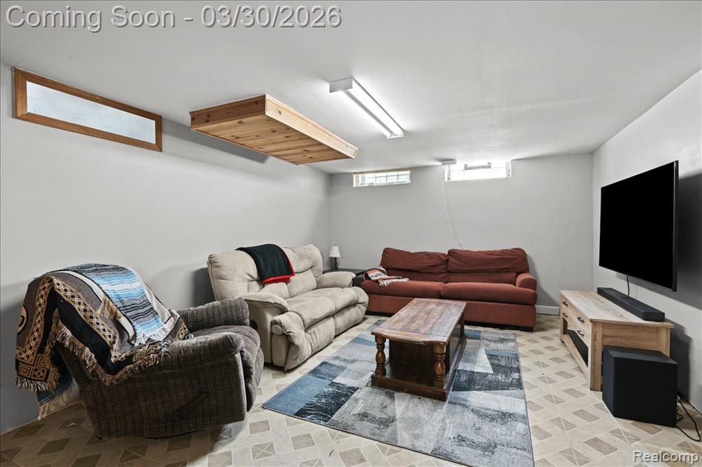 8346 Hillcrest Boulevard, Westland, MI — Photo 15
