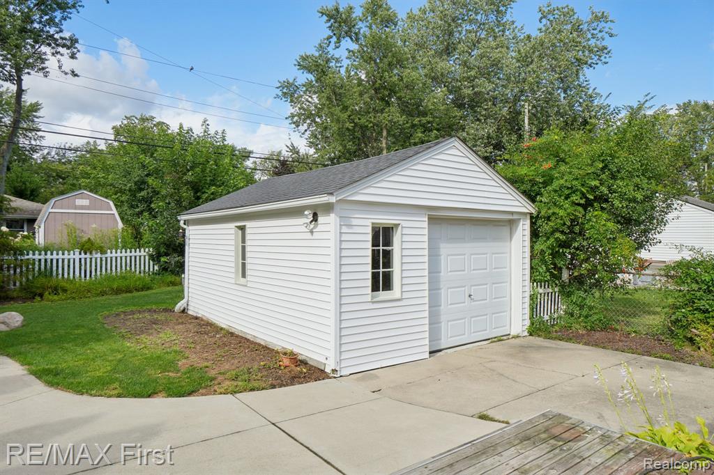 15590 Buckingham Avenue, Beverly Hills, MI 48025 — Photo 30