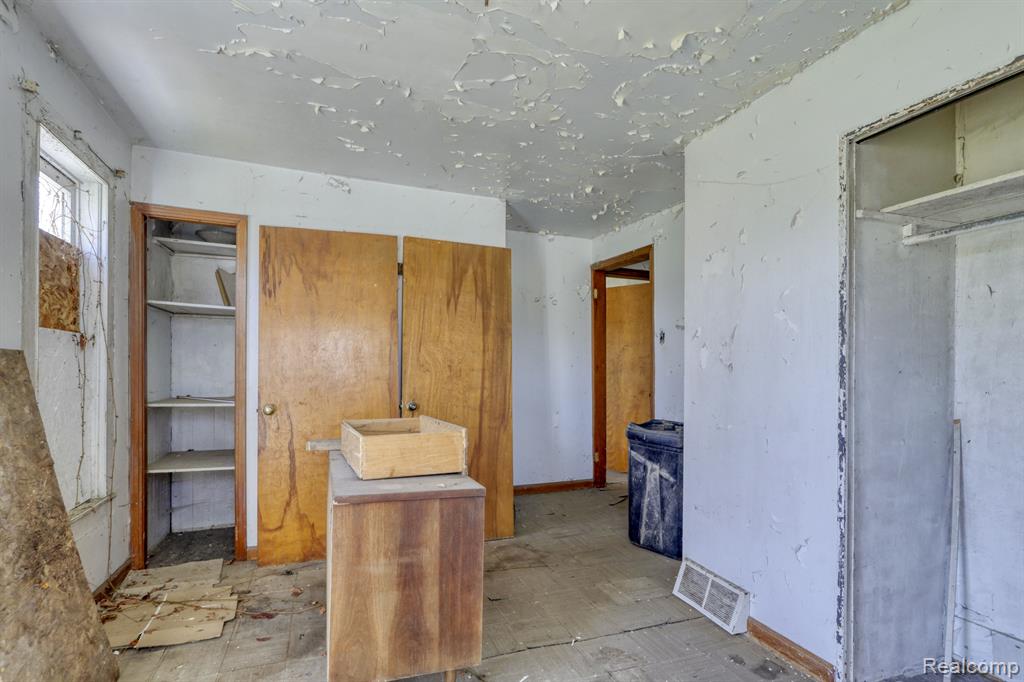 9915 VAN BUREN Road, Fowlerville, MI 48836 — Photo 10