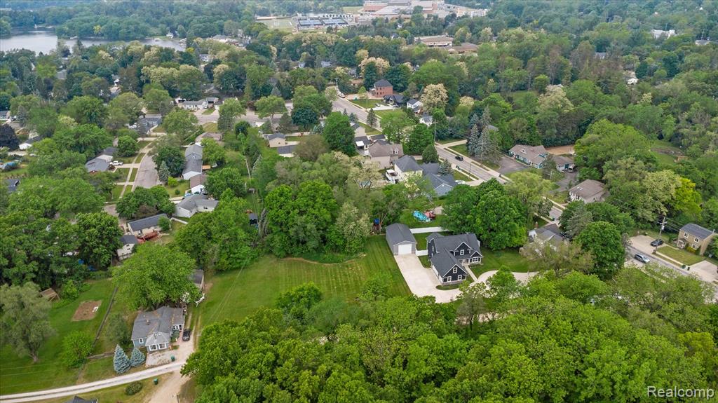 595 BRIGHTON LAKE RD, Brighton, MI 48116 — Photo 60