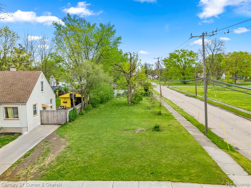 8201 Heyden Street, Detroit, MI 48228 — Photo 29
