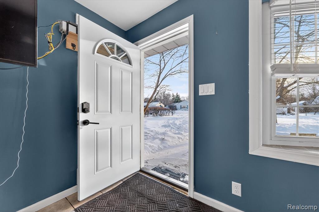 21325 Drexel Street, Clinton Twp, MI 48036 — Photo 4
