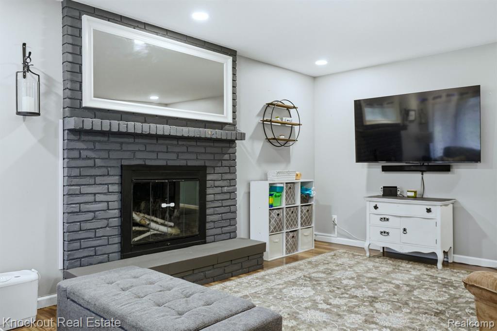 4256 Emerald Drive, Bridgeport, MI 48722 — Photo 10