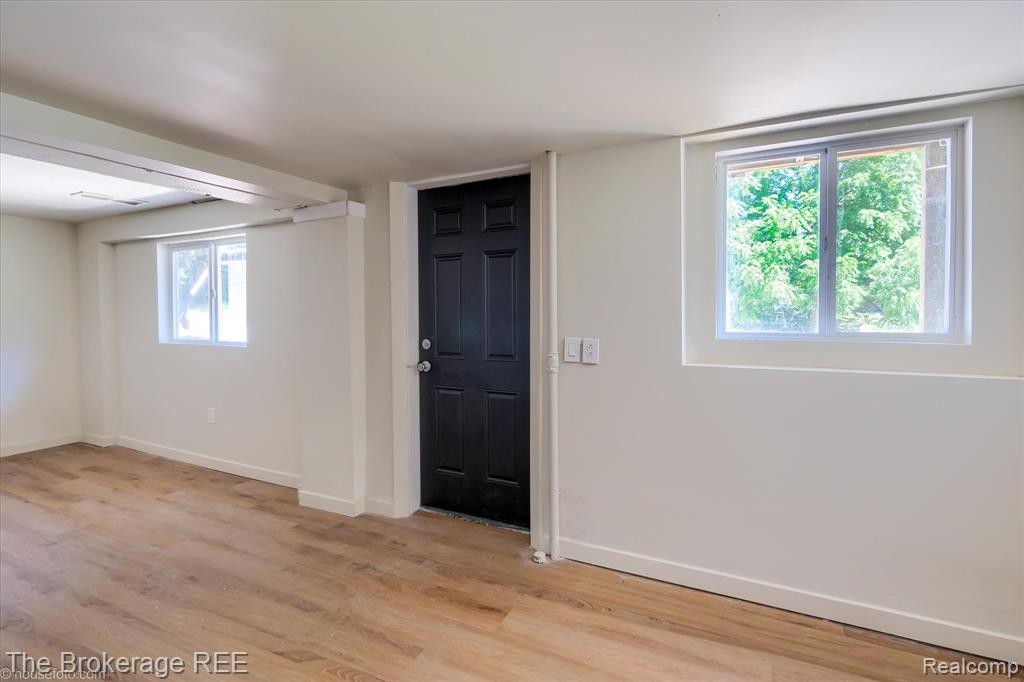 1401 Hillside Drive, Flint, MI 48532 — Photo 32