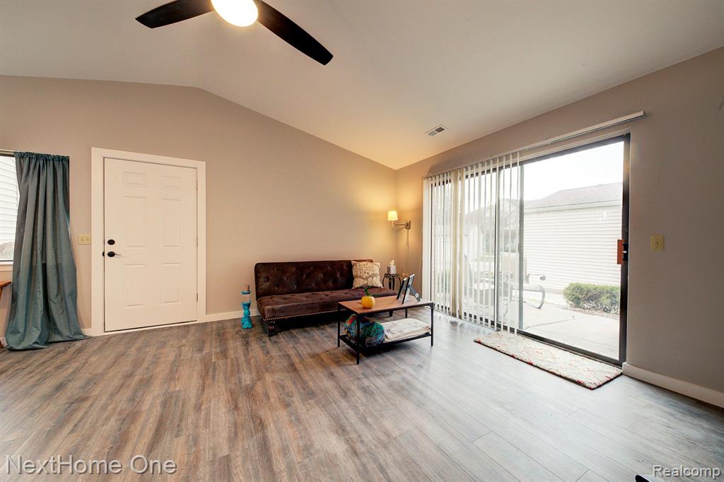 400 SPRING BROOKE Drive, Brighton, MI 48116 — Photo 9