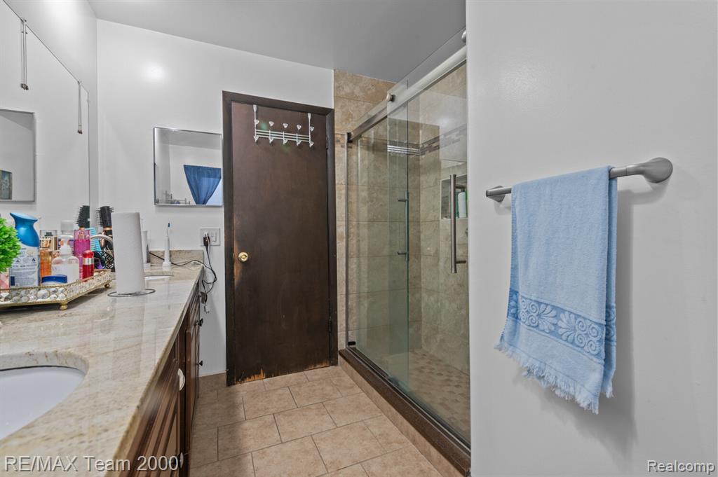 40220 Walter Drive, Sterling Heights, MI 48310 — Photo 14