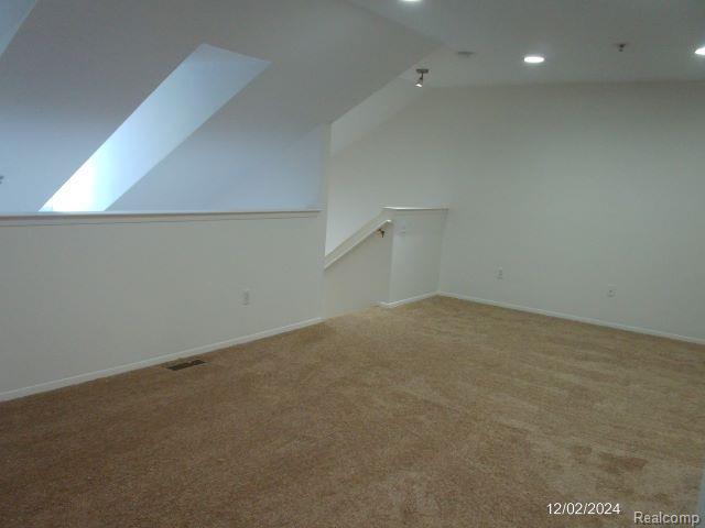 649 LEWA DOWNS Drive, Pontiac, MI 48341 — Photo 8