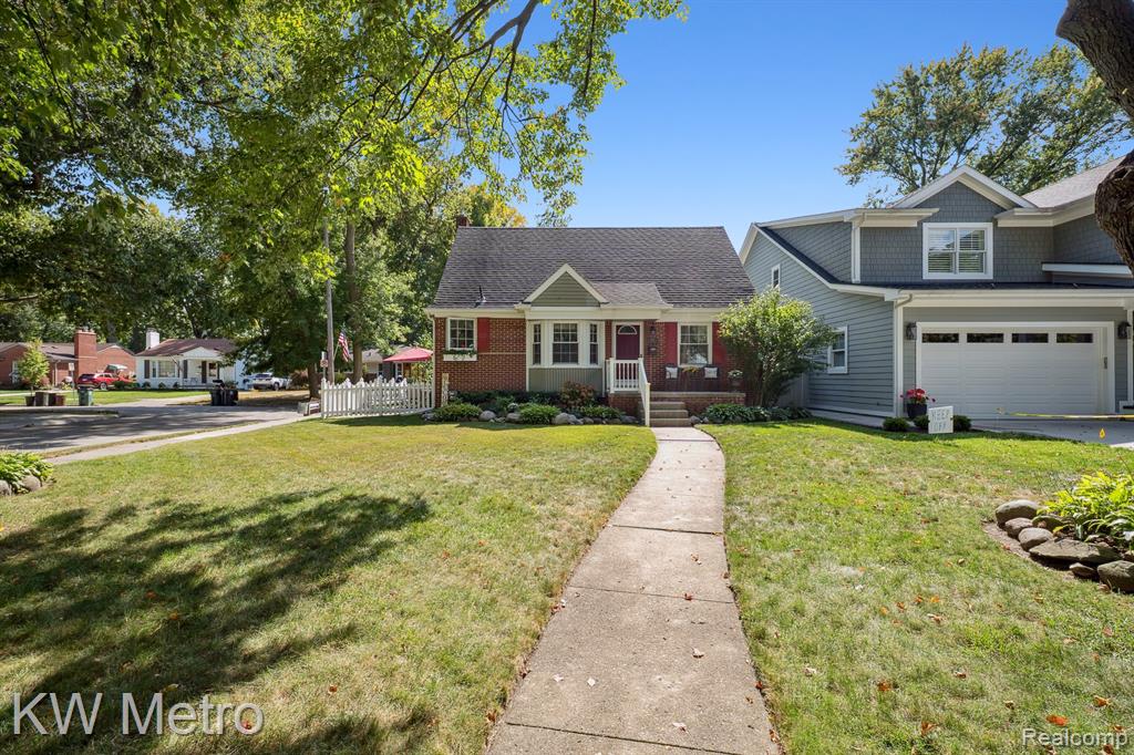 903 Hickory Avenue, Royal Oak, MI 48073 — Photo 2
