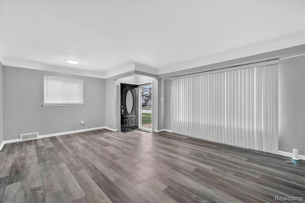 31244 Rosslyn Avenue, Garden City, MI — Photo 5