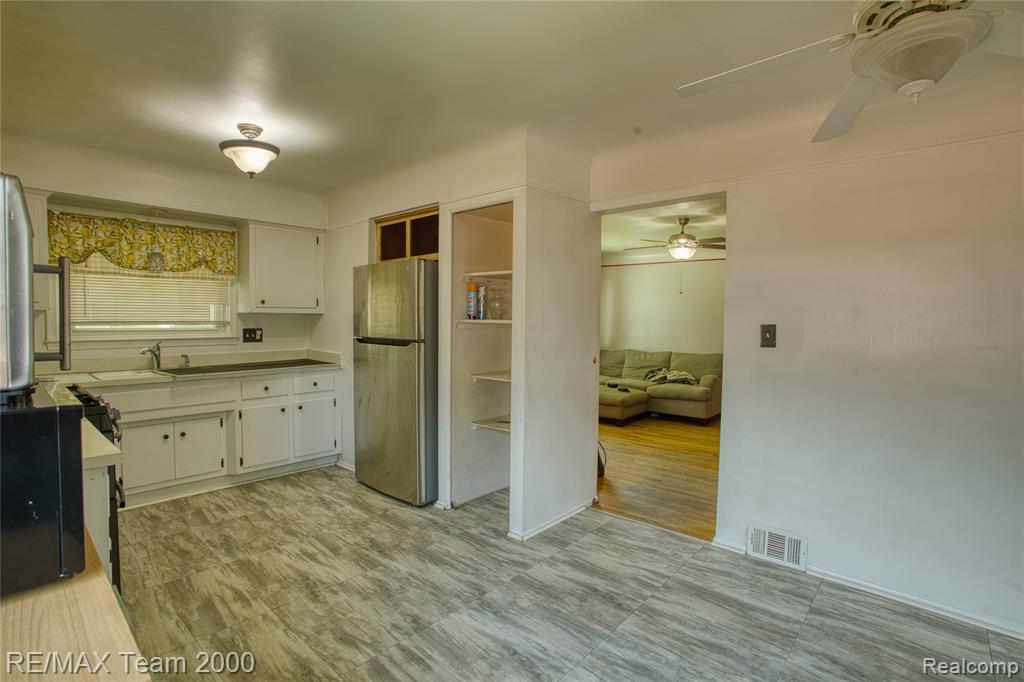 7475 Fenton Street, Dearborn Heights, MI 48127 — Photo 22