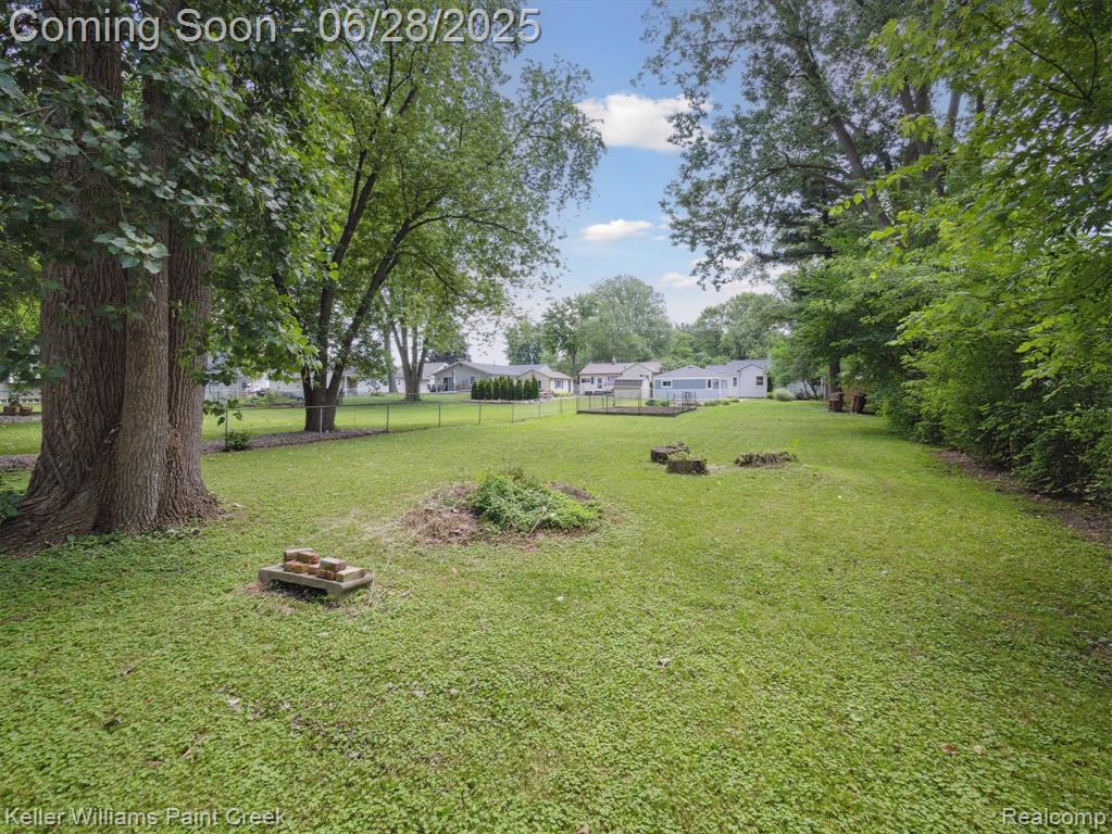 7447 Crissman Street, Utica, MI 48317 — Photo 36