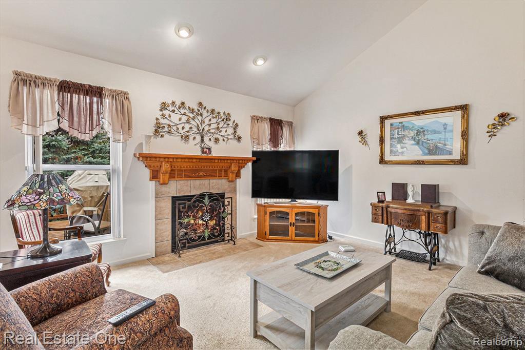 1153 ANDOVER Circle, Commerce Twp, MI 48390 — Photo 8