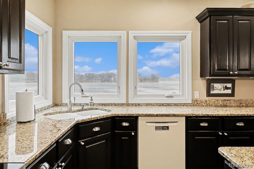 4372 Lamson Drive, Waterford, MI 48329 — Photo 12