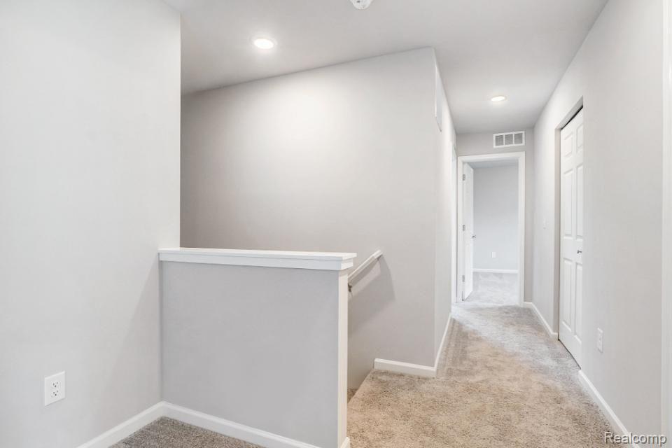 6122 Sage Court, Grand Blanc, MI 48439 — Photo 14