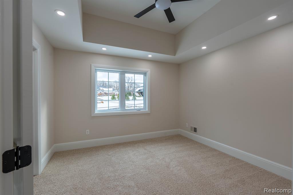 9033 DEERWOOD Road, Clarkston, MI 48348 — Photo 47