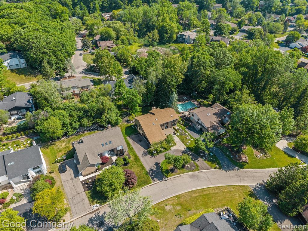 3176 Chambord Drive, West Bloomfield, MI 48323 — Photo 57