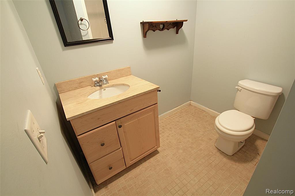 11152 Woodfield Parkway, Grand Blanc, MI 48439 — Photo 34