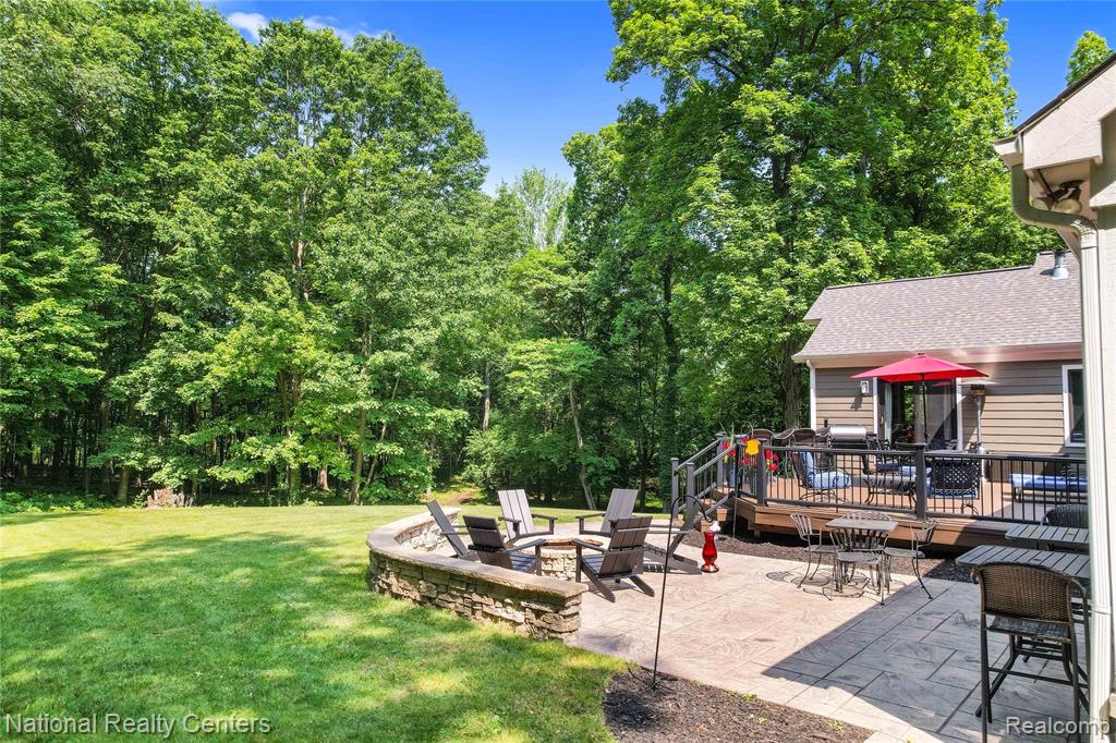 11500 Lisa Lori Lane, South Lyon, MI 48178 — Photo 6