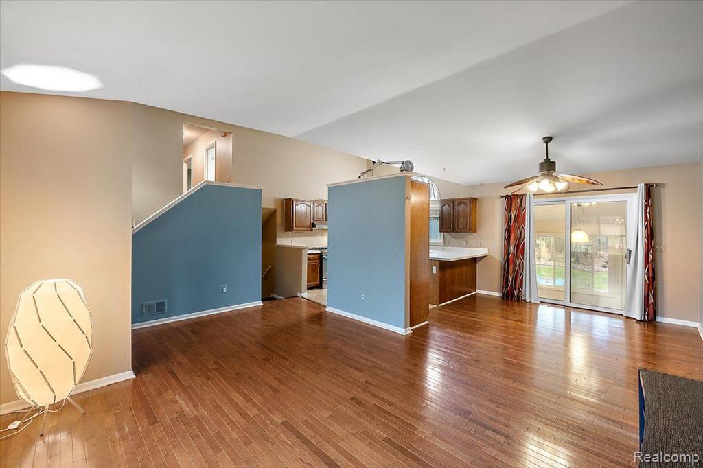 7139 Redmond Street, Waterford, MI 48327 — Photo 16