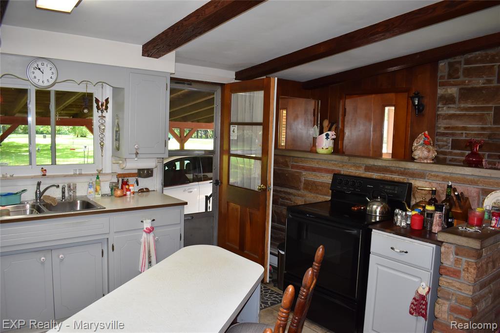 7710 Sparling Road, Wales, MI — Photo 10