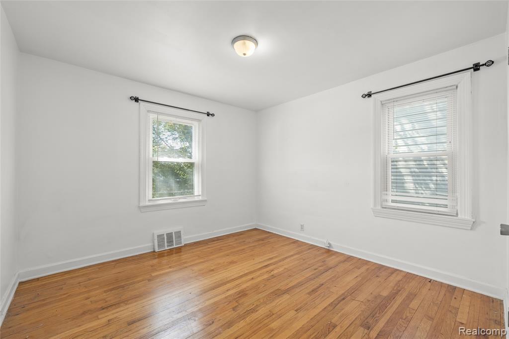 26274 McDonald Street, Dearborn Heights, MI 48125 — Photo 9