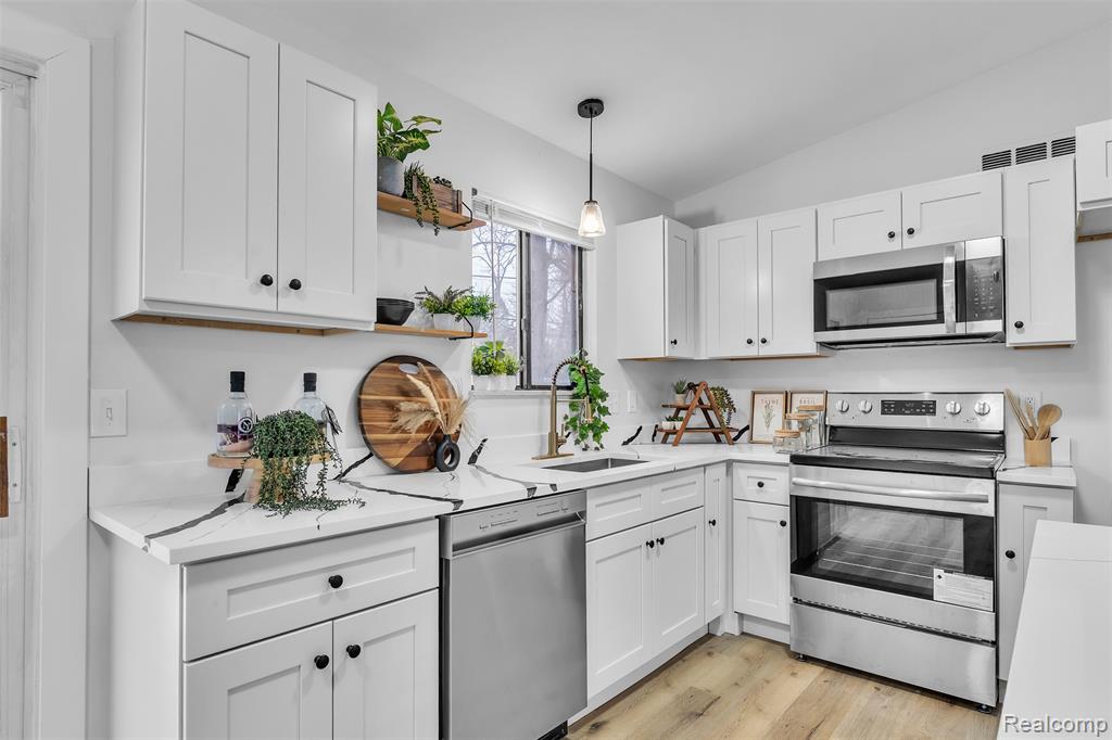 9063 Ashdown Avenue, White Lake, MI — Photo 19