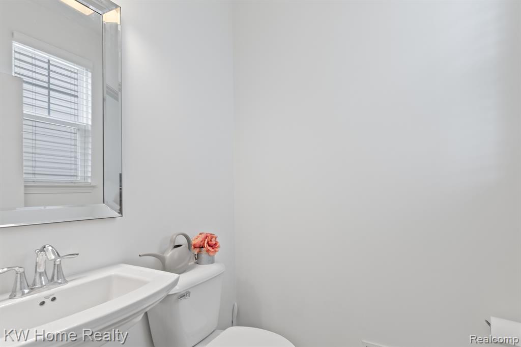 3208 JOHANNA WARE W, Wixom, MI 48393 — Photo 10
