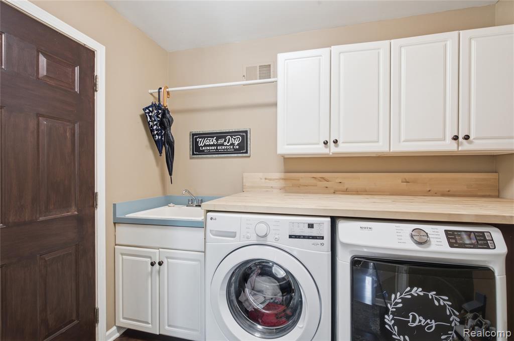 1817 Deer View Court, Howell, MI 48843 — Photo 34