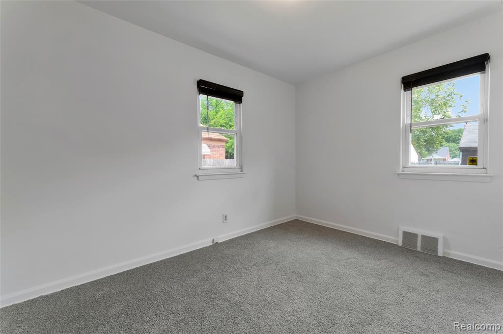 12000 Bramell, Redford, MI 48239 — Photo 23