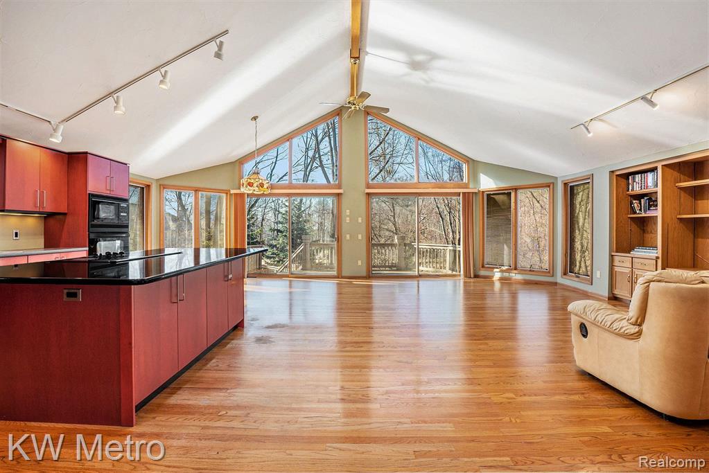 6545 PARK VALLEY Drive, Clarkston, MI 48348 — Photo 2