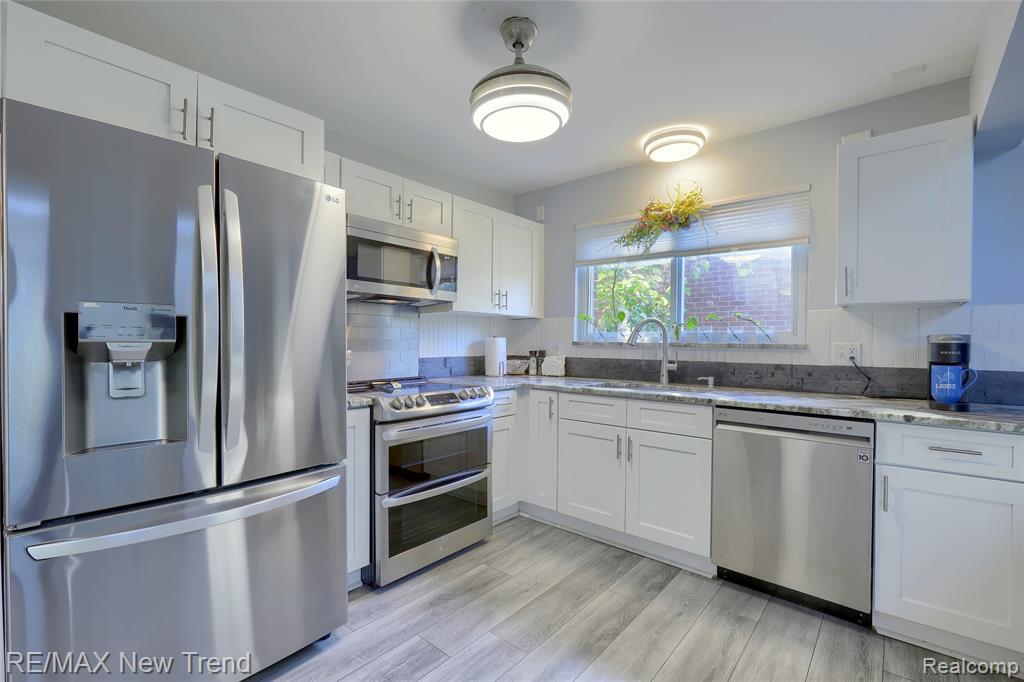 851 N Webik Avenue, Clawson, MI — Photo 8