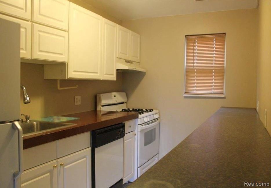 98 ELDREDGE Street, Mount Clemens, MI 48043 — Photo 27