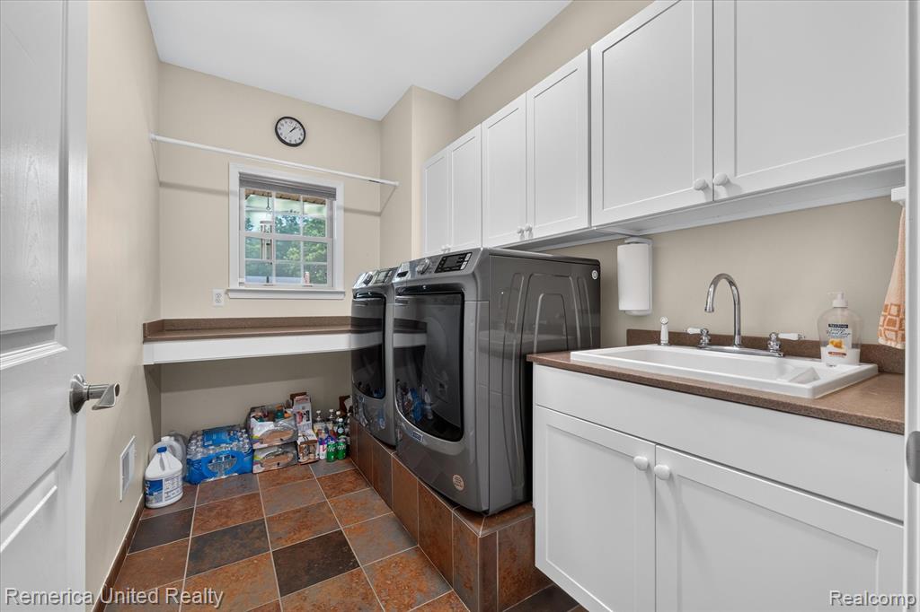6169 Bay Court, Waterford, MI 48327 — Photo 36
