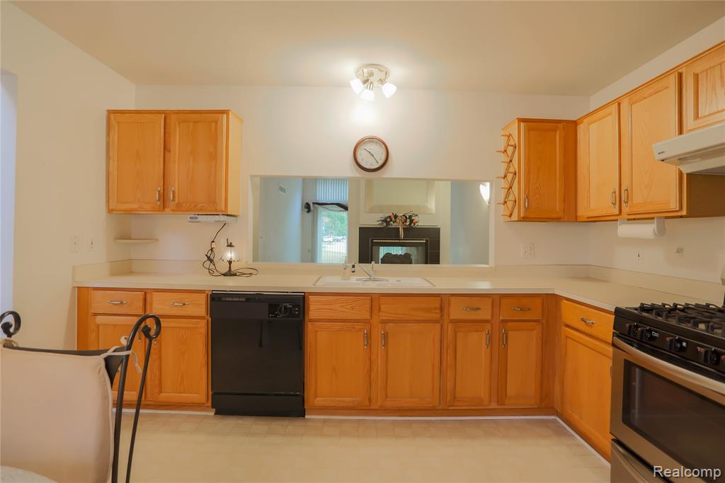 16768 Pearlcreek Court N, Macomb, MI 48042 — Photo 20