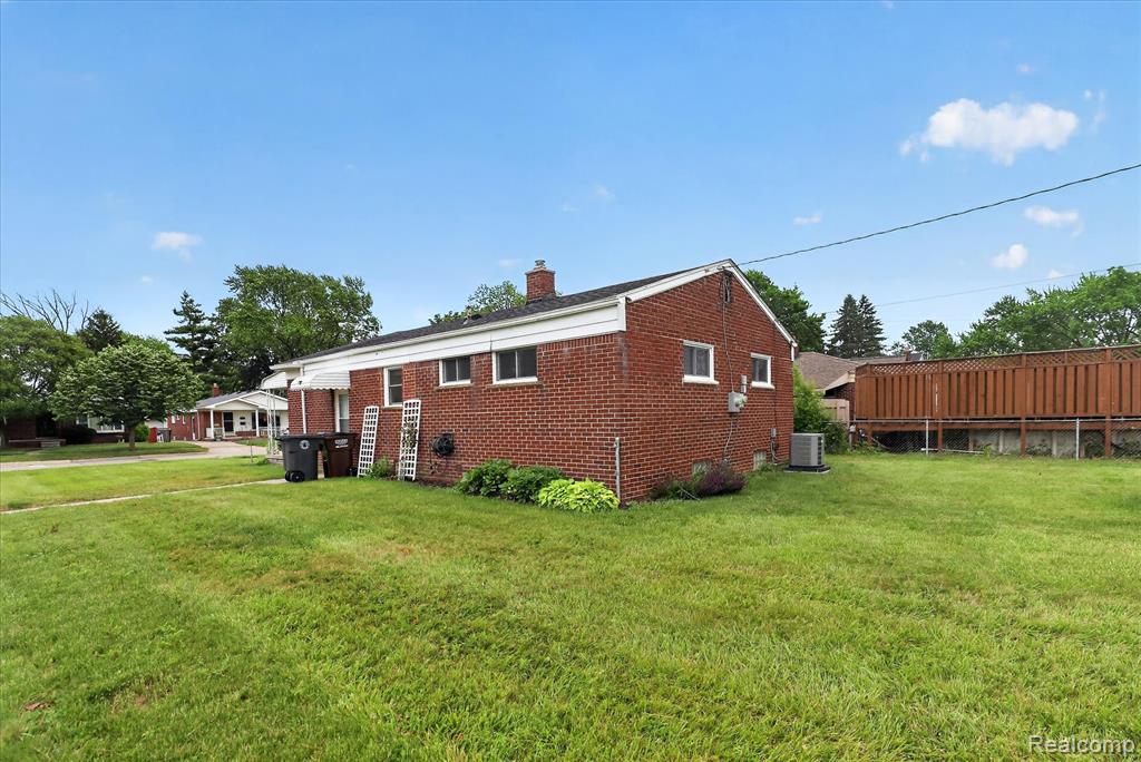18514 Ray Street, Riverview, MI 48193 — Photo 24