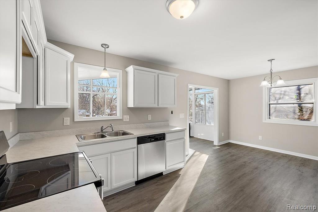 927 Alan Drive, Lake Orion, MI 48362 — Photo 18